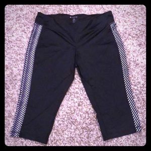 Ideology XXL Black Capris